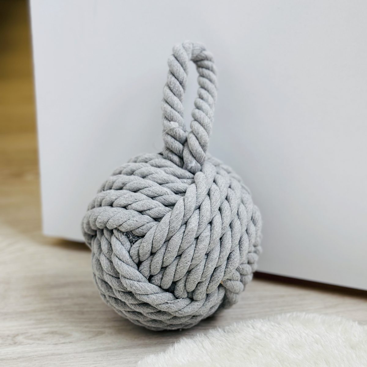 Sujetapuertas Algodon, Tope Puerta Con Cuerda, 15x15x15 (TOPE PUERTA - BOLA)
