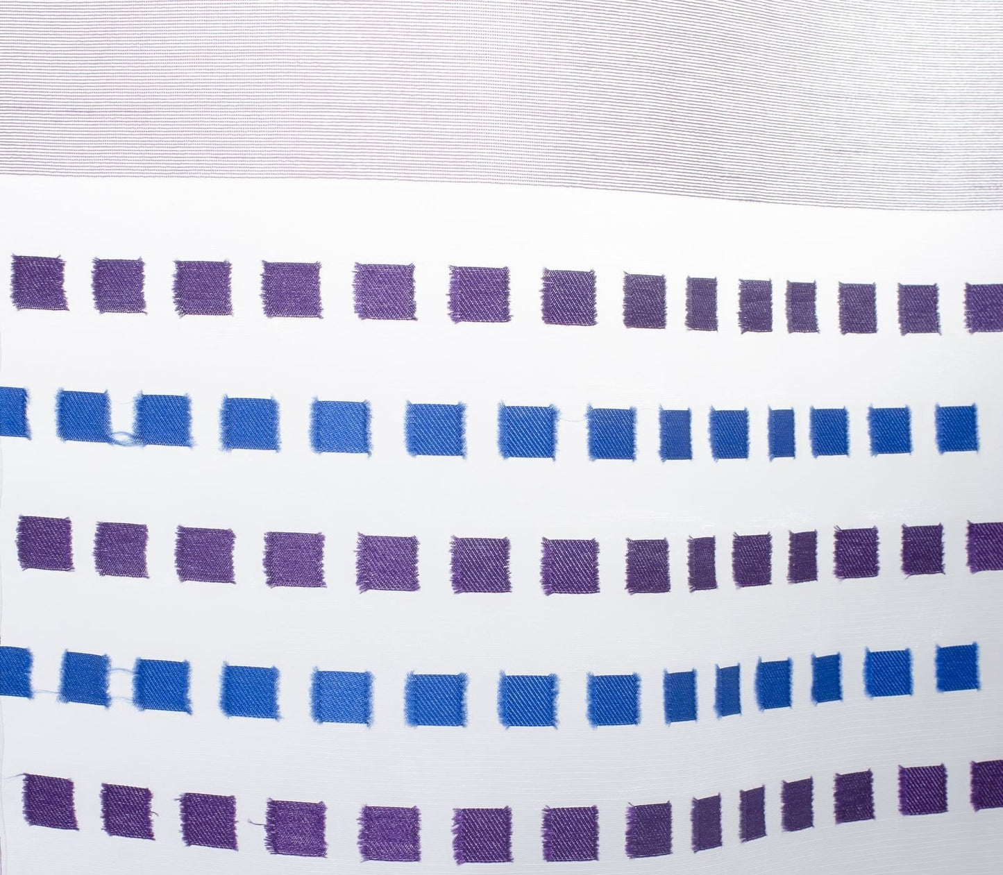 Cortina Anillas Zurich Lila 140 x 260 cm con 8 Anillas metálicas. 100% poliéster.