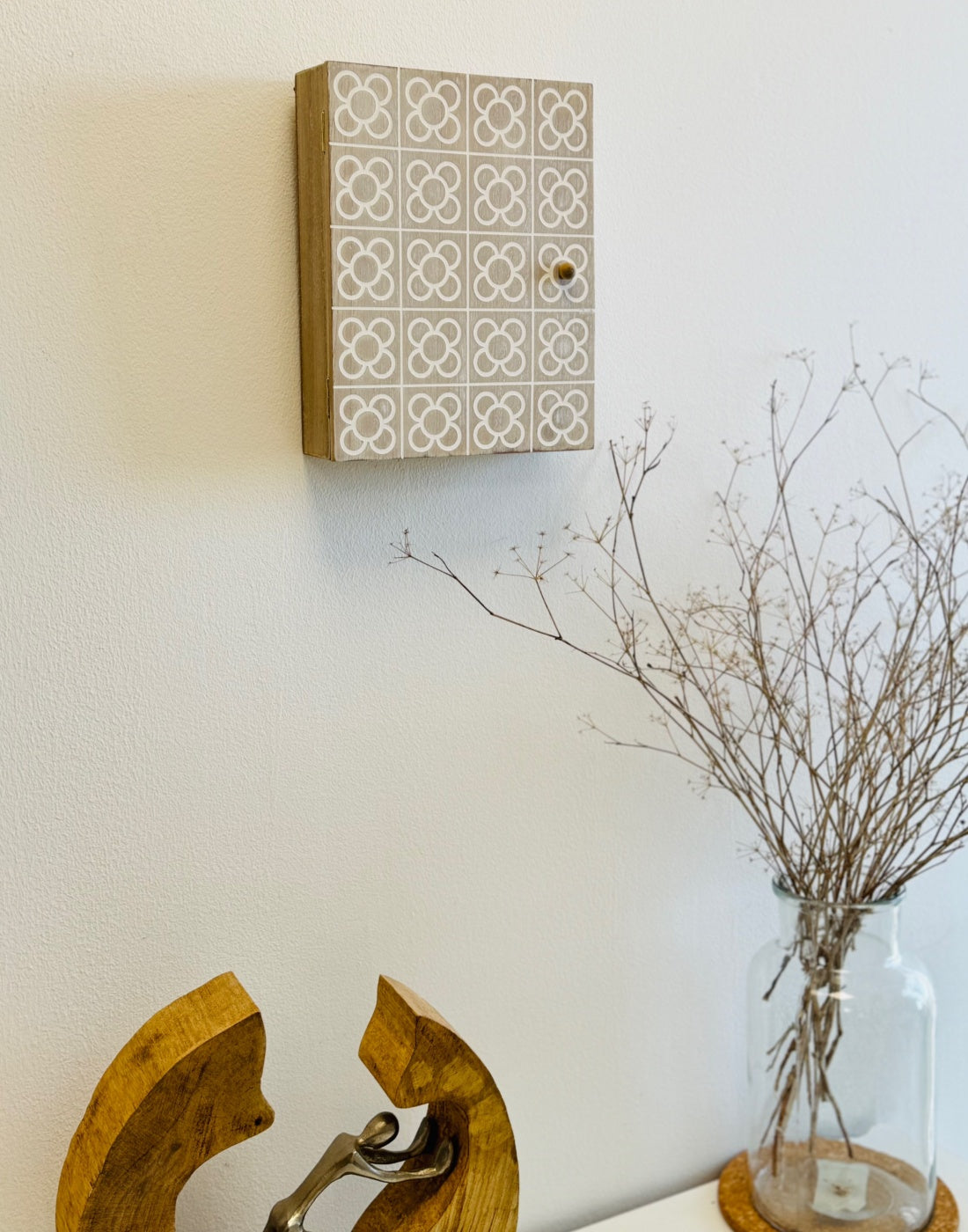 DAMDAM GO Cuelga Llaves, Caja de Madera para Llaves de Pared, Guardallaves con 6 Ganchos, para Hogar, Recibidor
