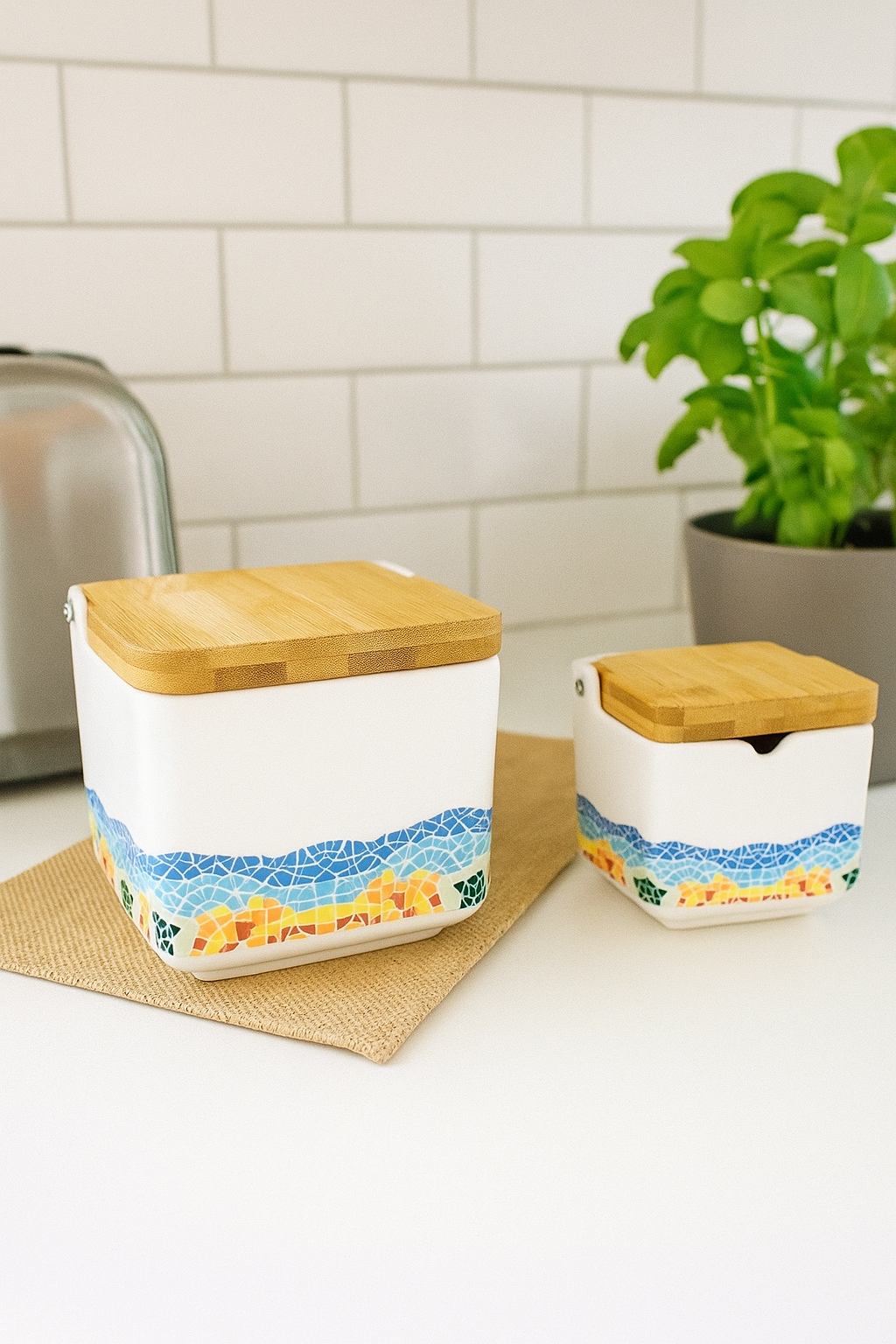 Salero y azucarero cocina blanco minimalista ceramica con tapa madera español (Salero)