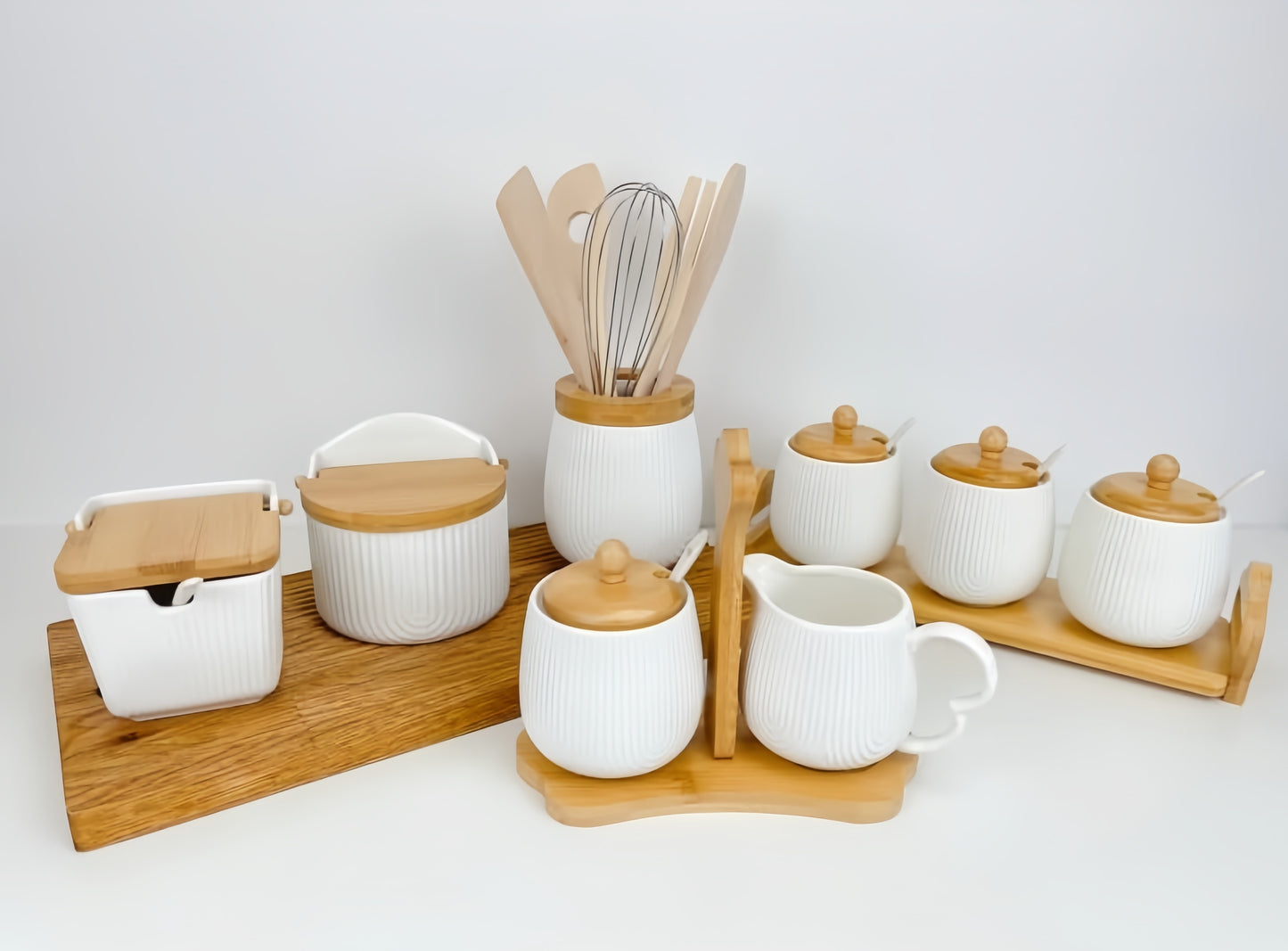 Sarero y Azucarero de Porcelana Blanco con Tapa de Madera Estilo Nordico…