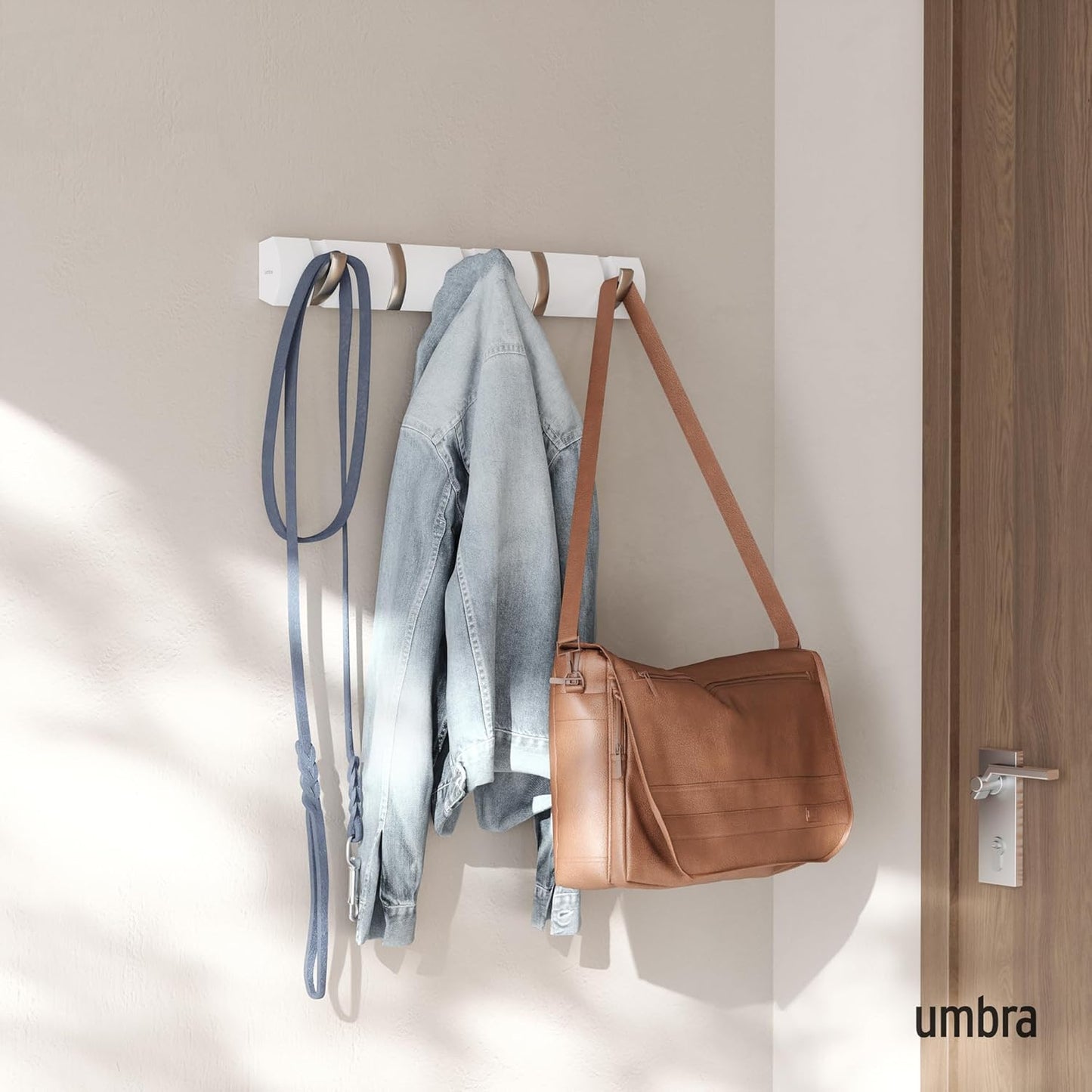 Umbra Flip Perchero de pared con 5 ganchos extraíbles, Álamo