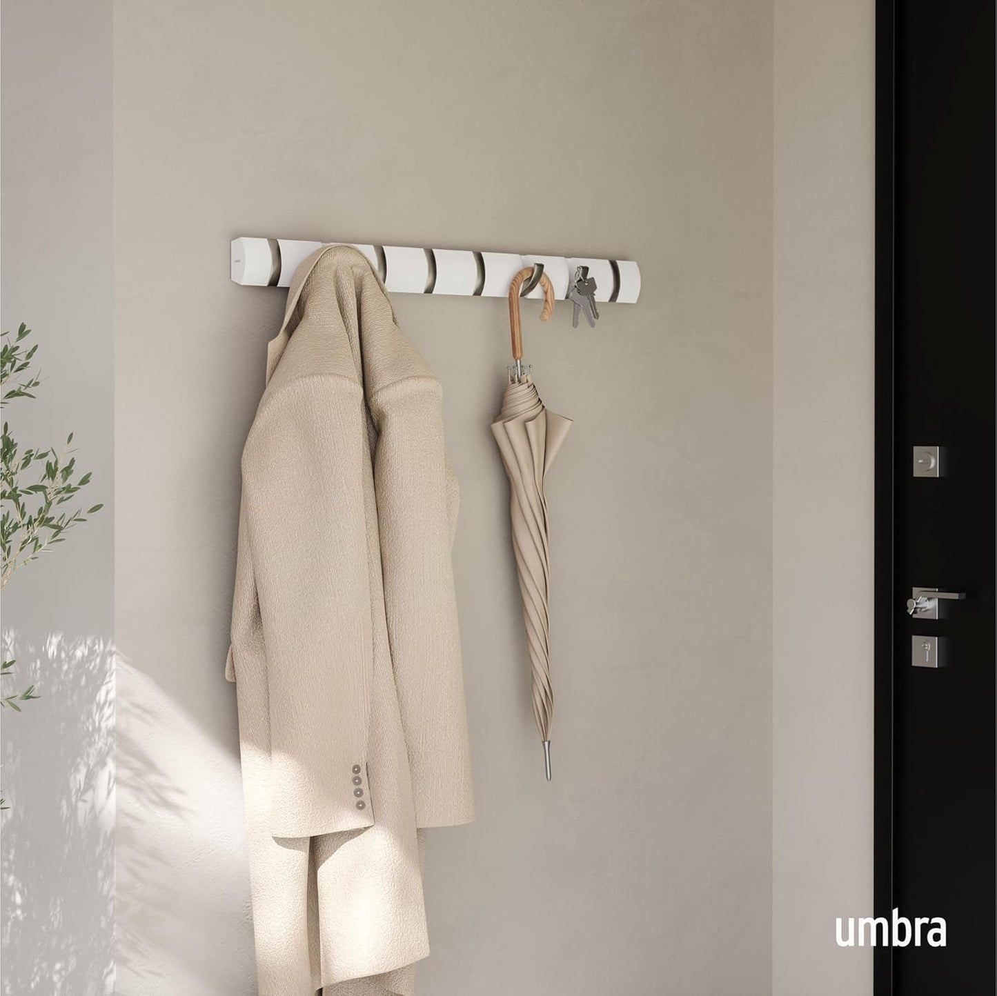 Umbra Flip Perchero de pared con 8 ganchos extraíbles
