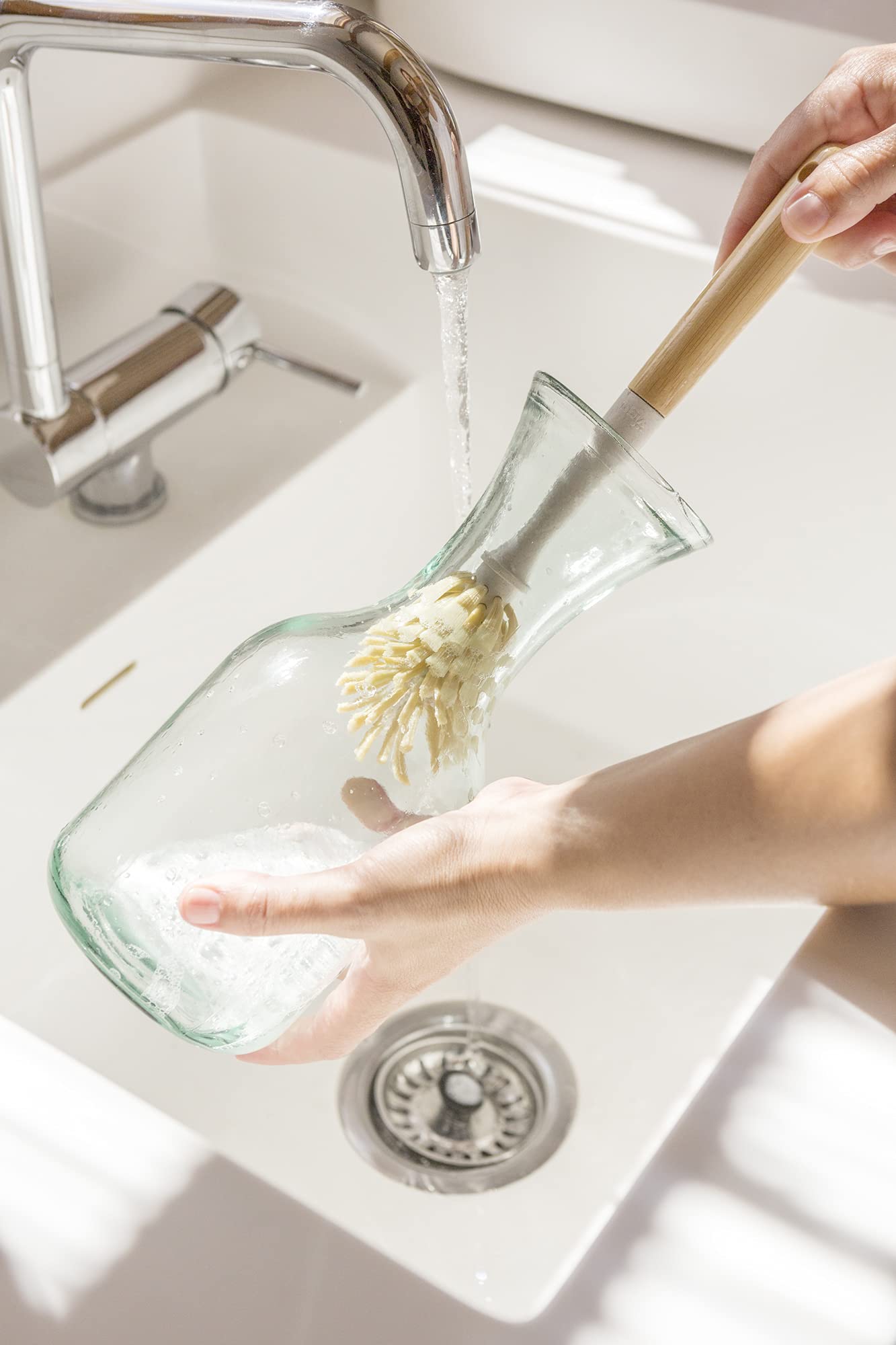 Vigar - Cepillo Limpia Biberones, Botellas y Vasos - Accesorio de Limpieza Multiusos - Colección Zeroline - Con Palo de Bambú y Cerdas de Nylon - Gris