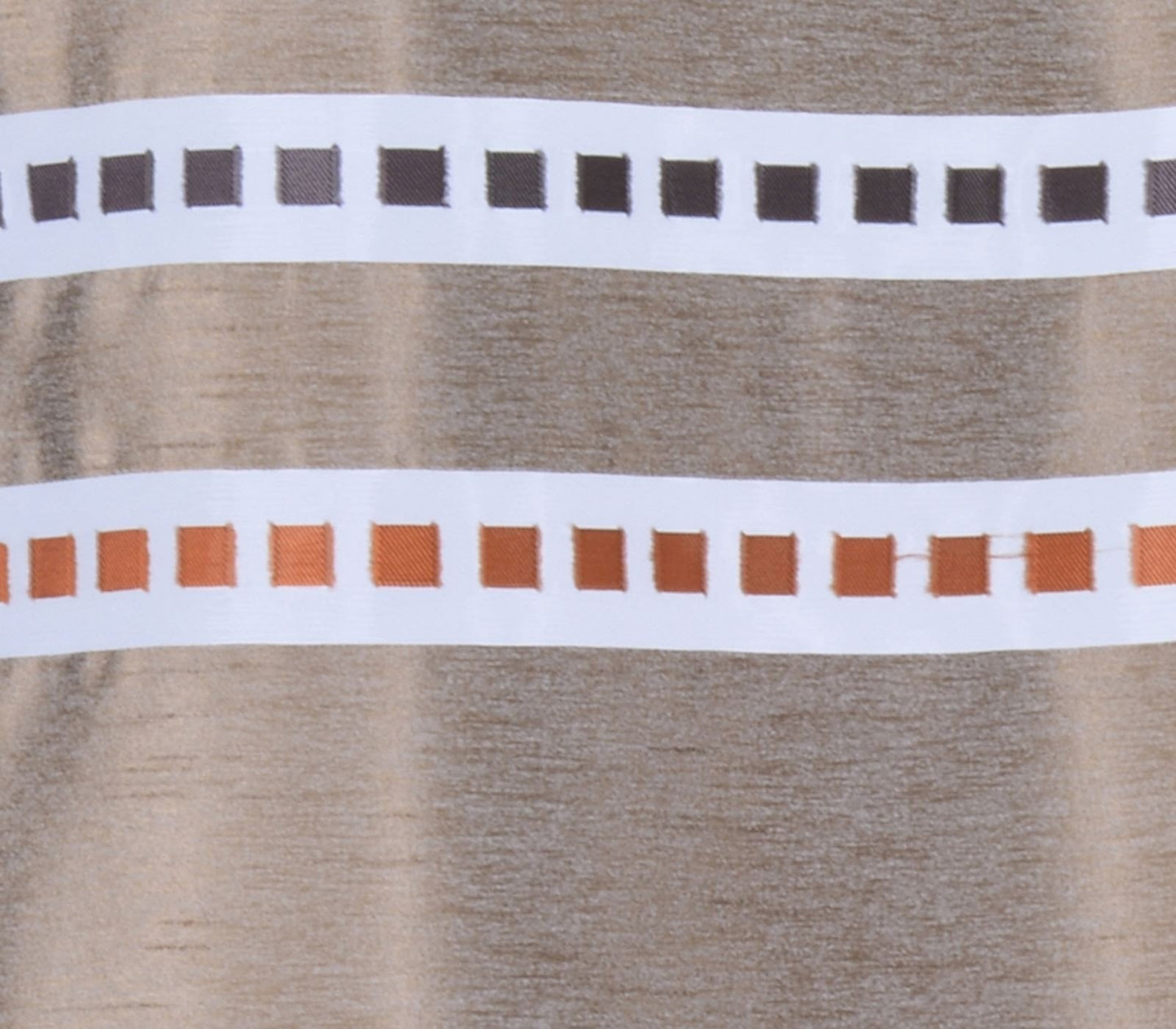 Cortina anillas "zurich" marrón 140 x 260 cm con 8 anillas metálicas. 100% poliéster.