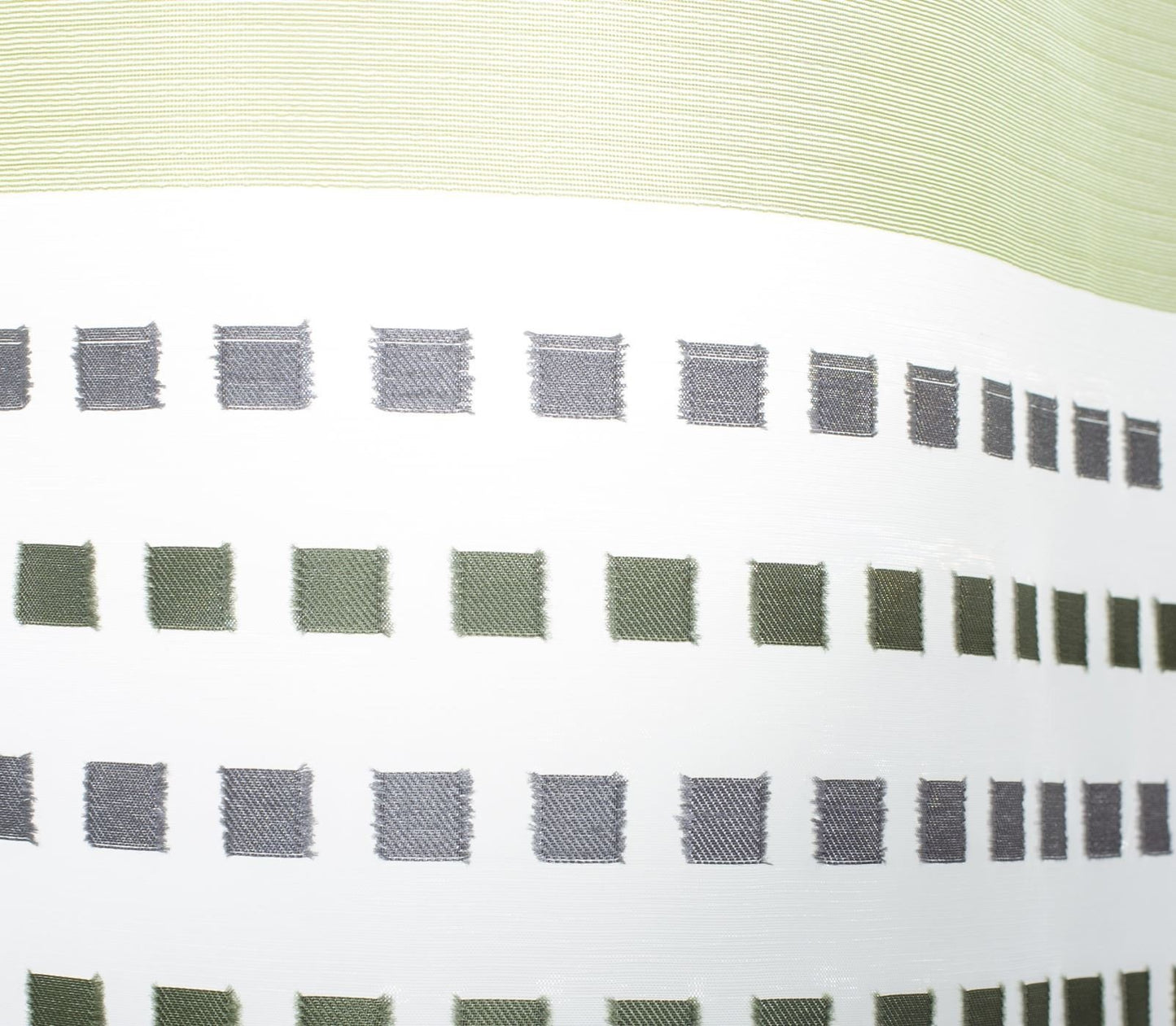 Cortina anillas "zurich" verde 140 x 260 cm con 8 anillas metálicas. 100% poliéster.