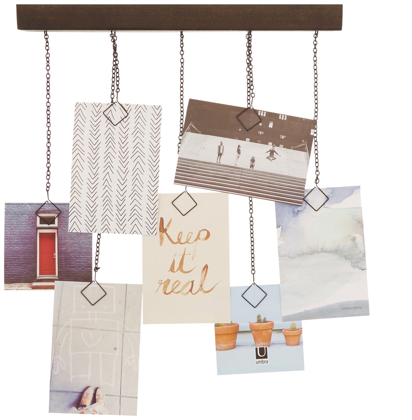 cascada Photo Display. Portafotos de cascada, acabado de madera nogal, y pequeña estante. Dimensión 35,7 x 35,6 x 6,3 cm